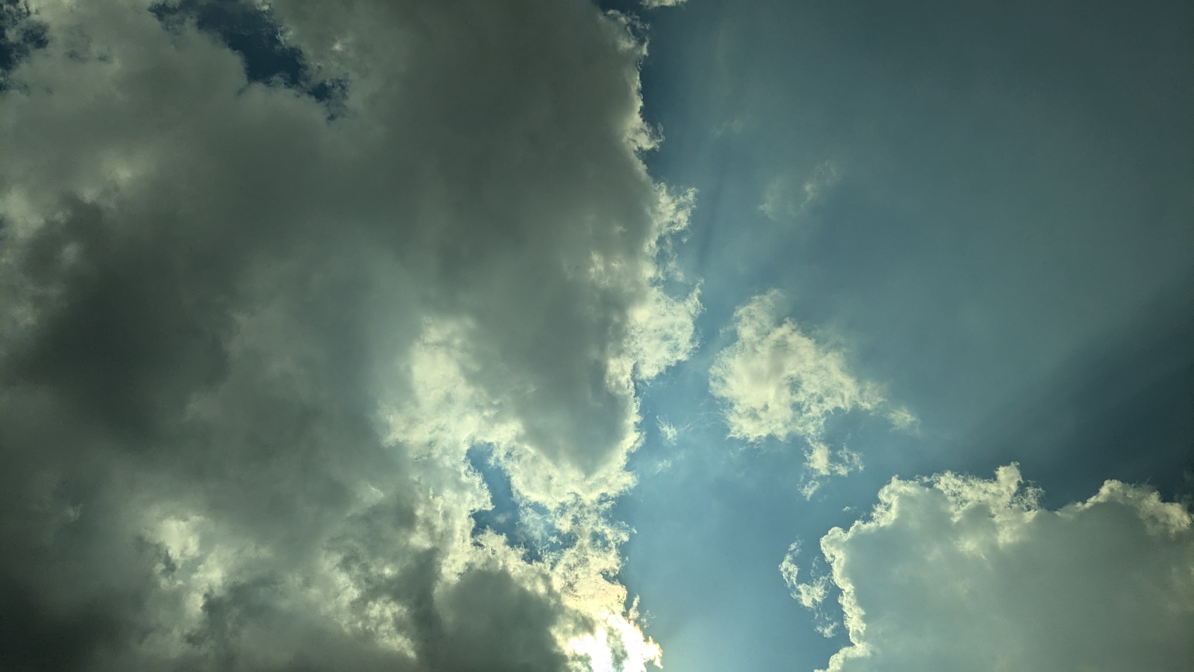 Sun dog halo phenomenon